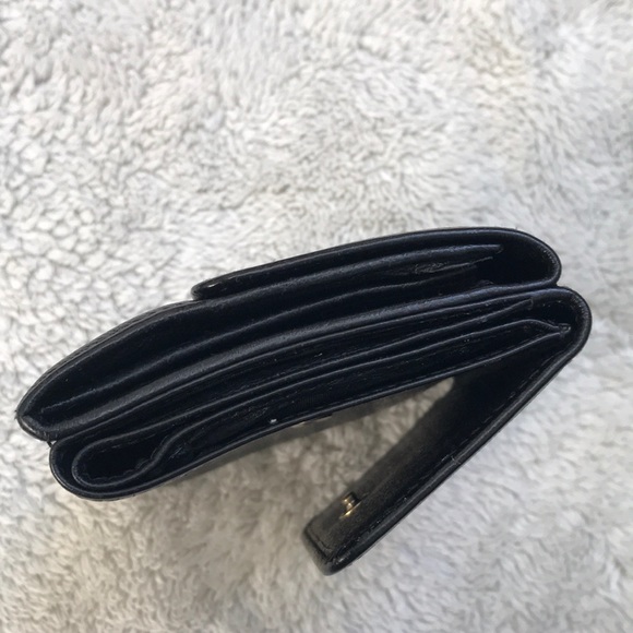 *SOLD* Authentic Chanel W-lock caviar wallet - Picture 2 of 8